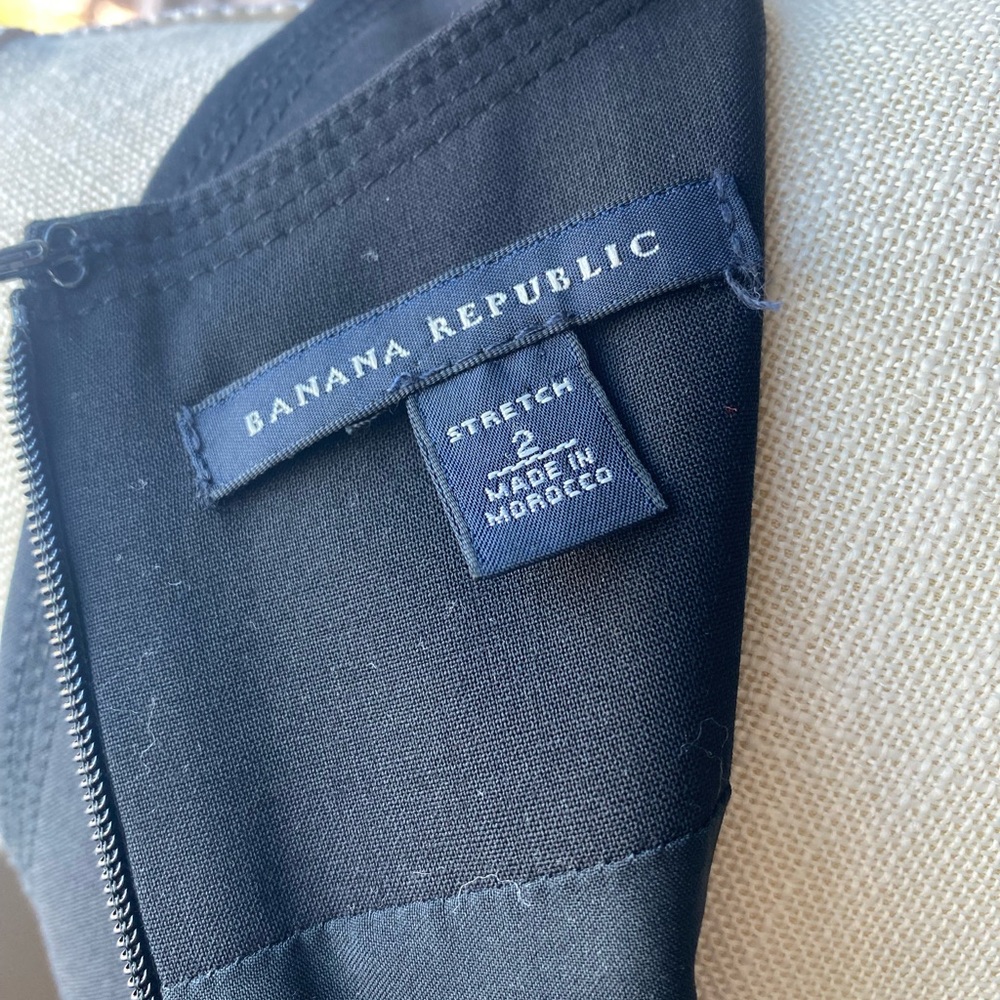 Black banana republic shift dress size 2